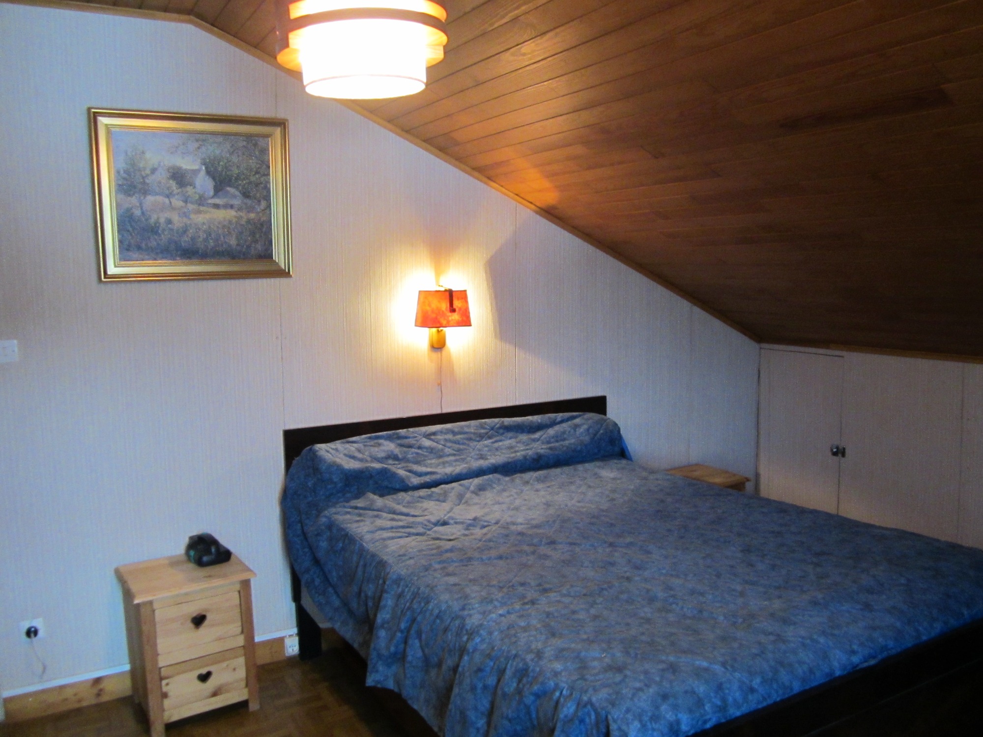Une chambre mansardée au 1er étage