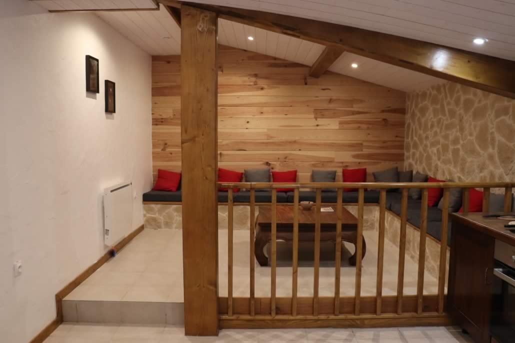 Le salon du  Gîte L'esprit refuge à Font d'Urle