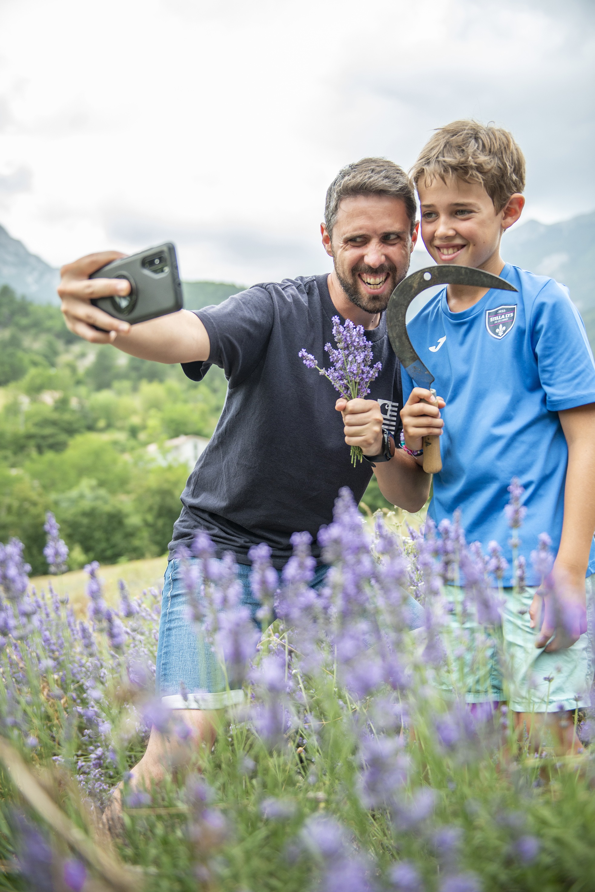 Atelier de distillation Récolte lavande famille