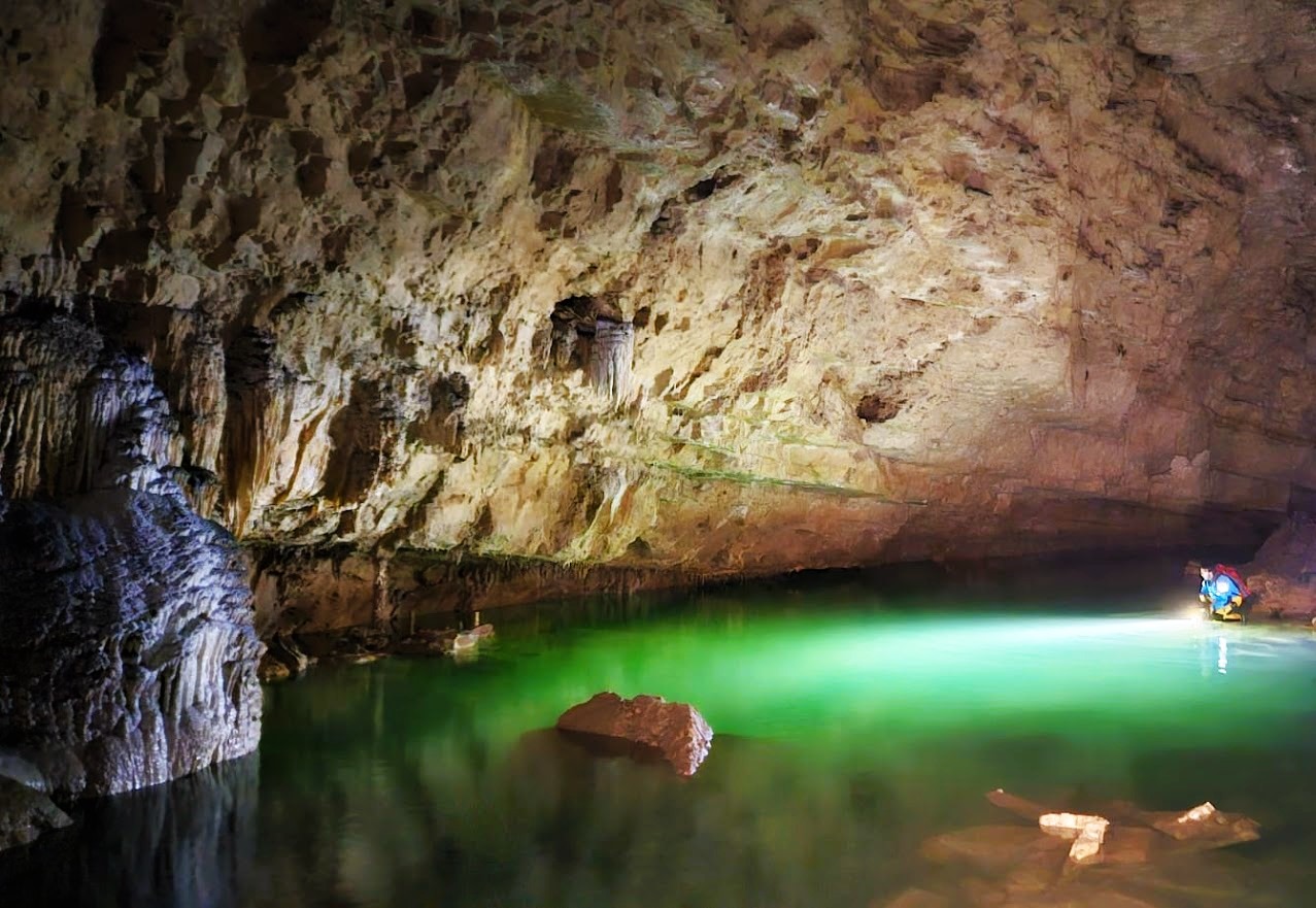 Grotte aquatique