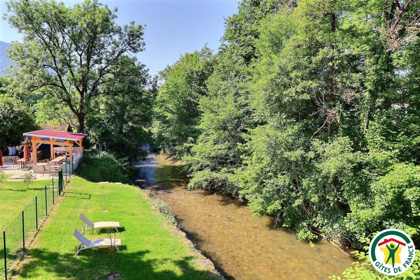 Accès à la rivière depuis la propriété (portillon et clôture)
