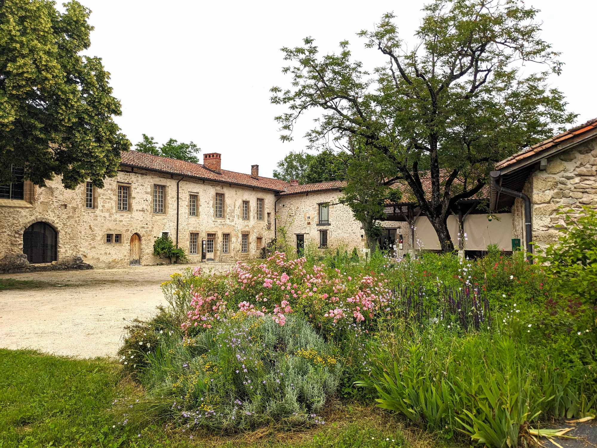 cour_couvent_des_carmes.jpg